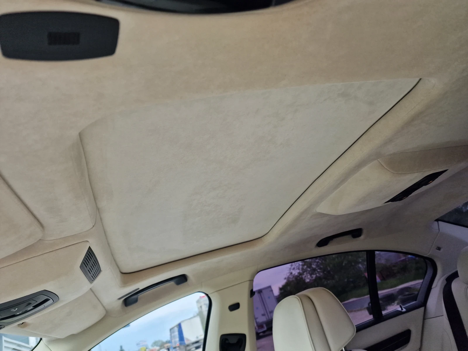 BMW 730 xDrive* VACCUM* HEAD UP* DIGITAL* DISTRONIK* , снимка 15 - Автомобили и джипове - 54366896