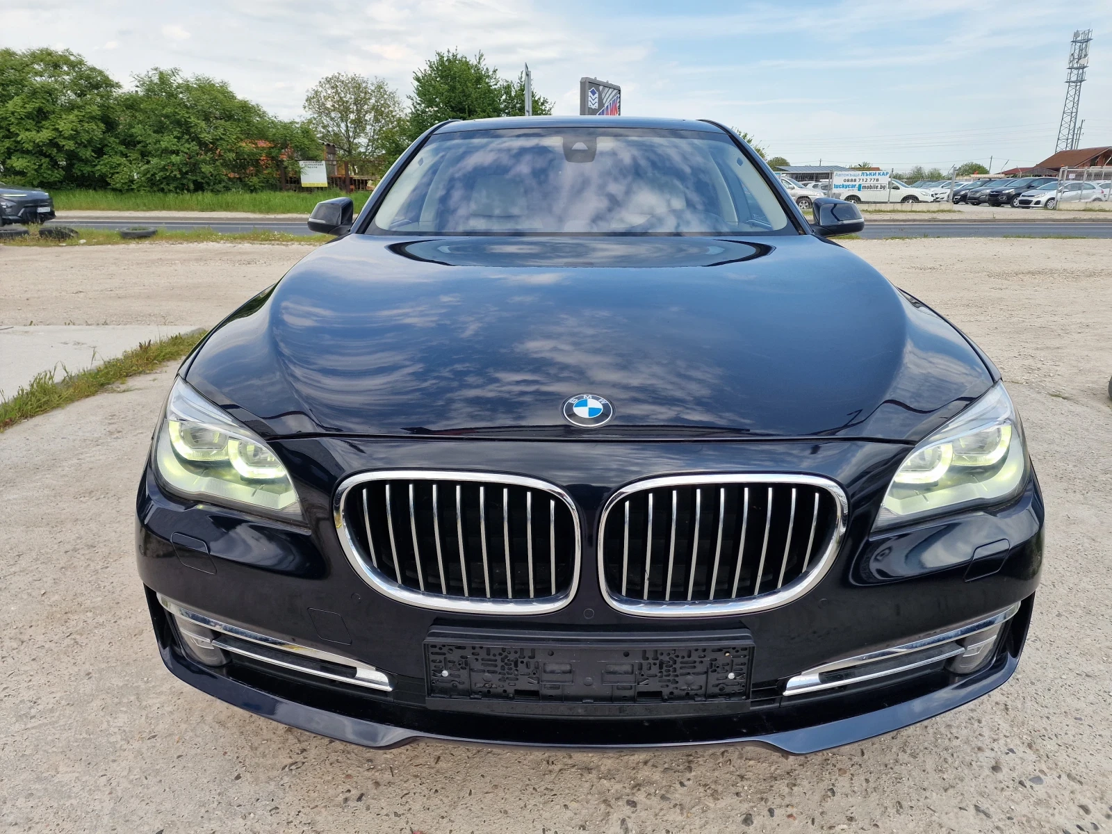 BMW 730 xDrive* VACCUM* HEAD UP* DIGITAL* DISTRONIK* , снимка 2 - Автомобили и джипове - 54366896