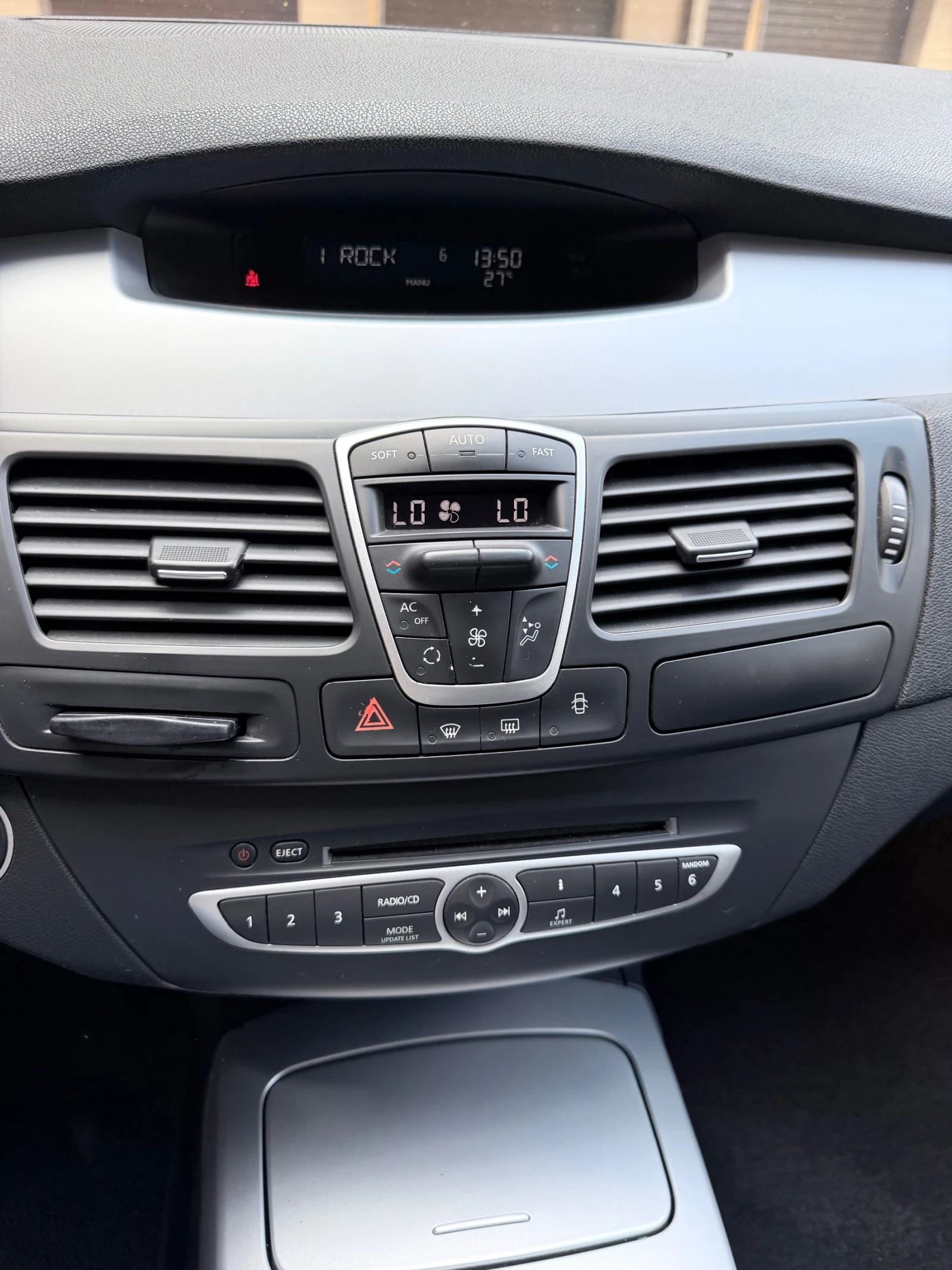 Renault Laguna, снимка 13 - Автомобили и джипове - 54541188