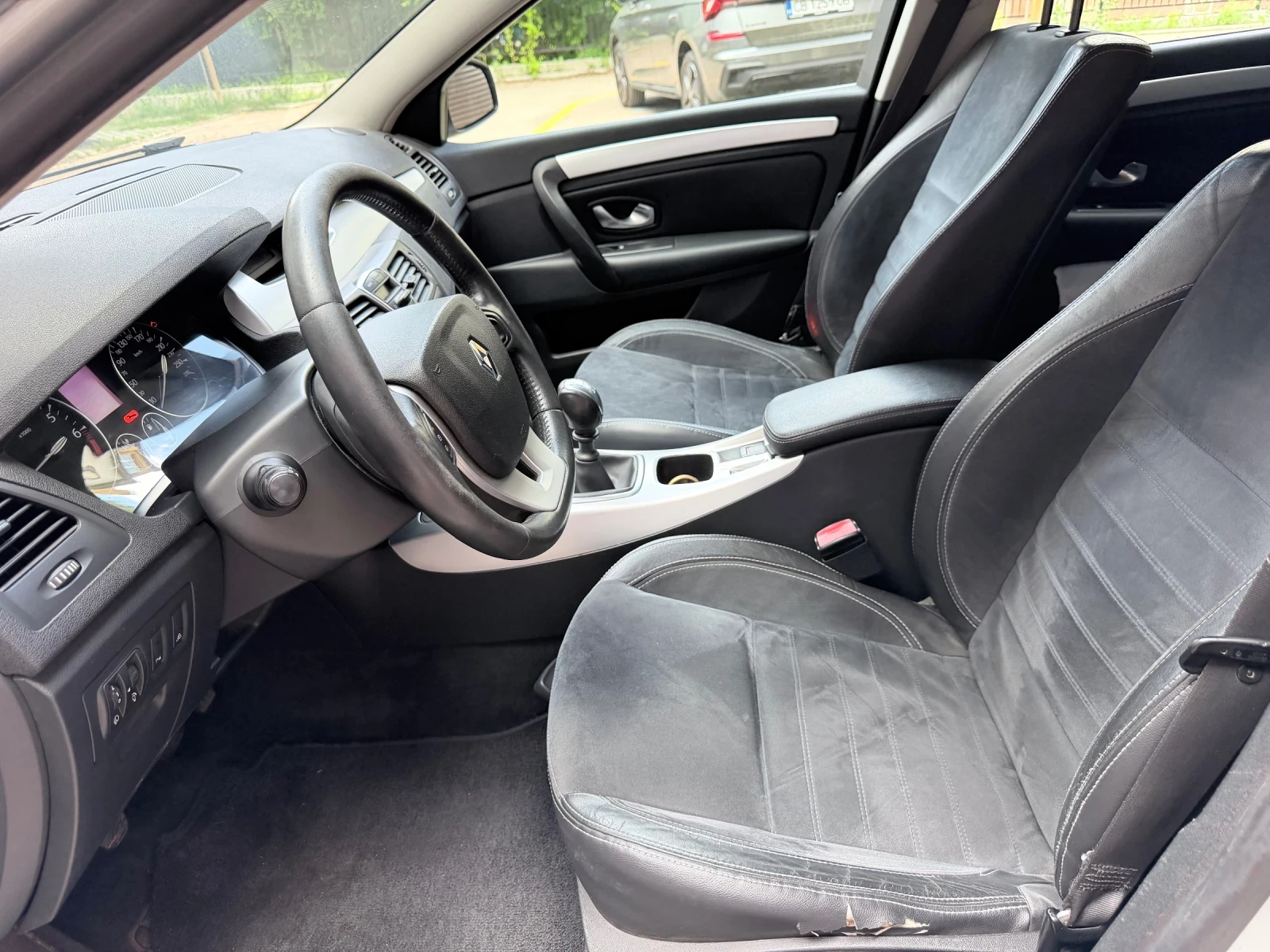 Renault Laguna, снимка 9 - Автомобили и джипове - 54541188