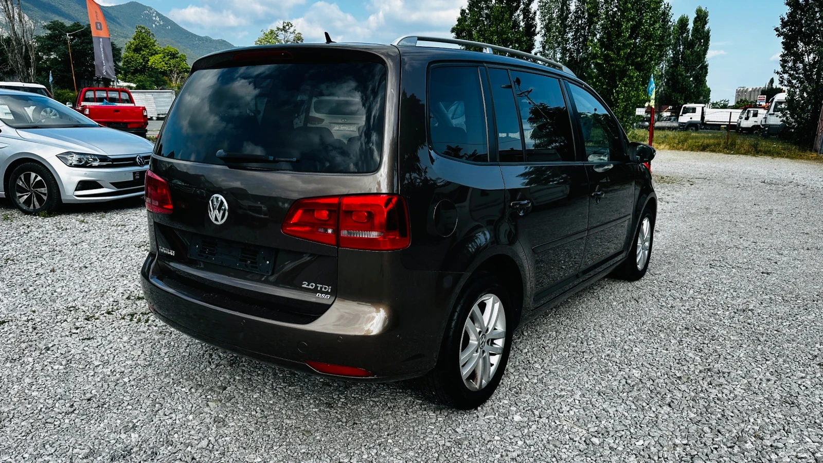 VW Touran 2.0tdi-DSG-Италия 7 места, снимка 4 - Автомобили и джипове - 54799731
