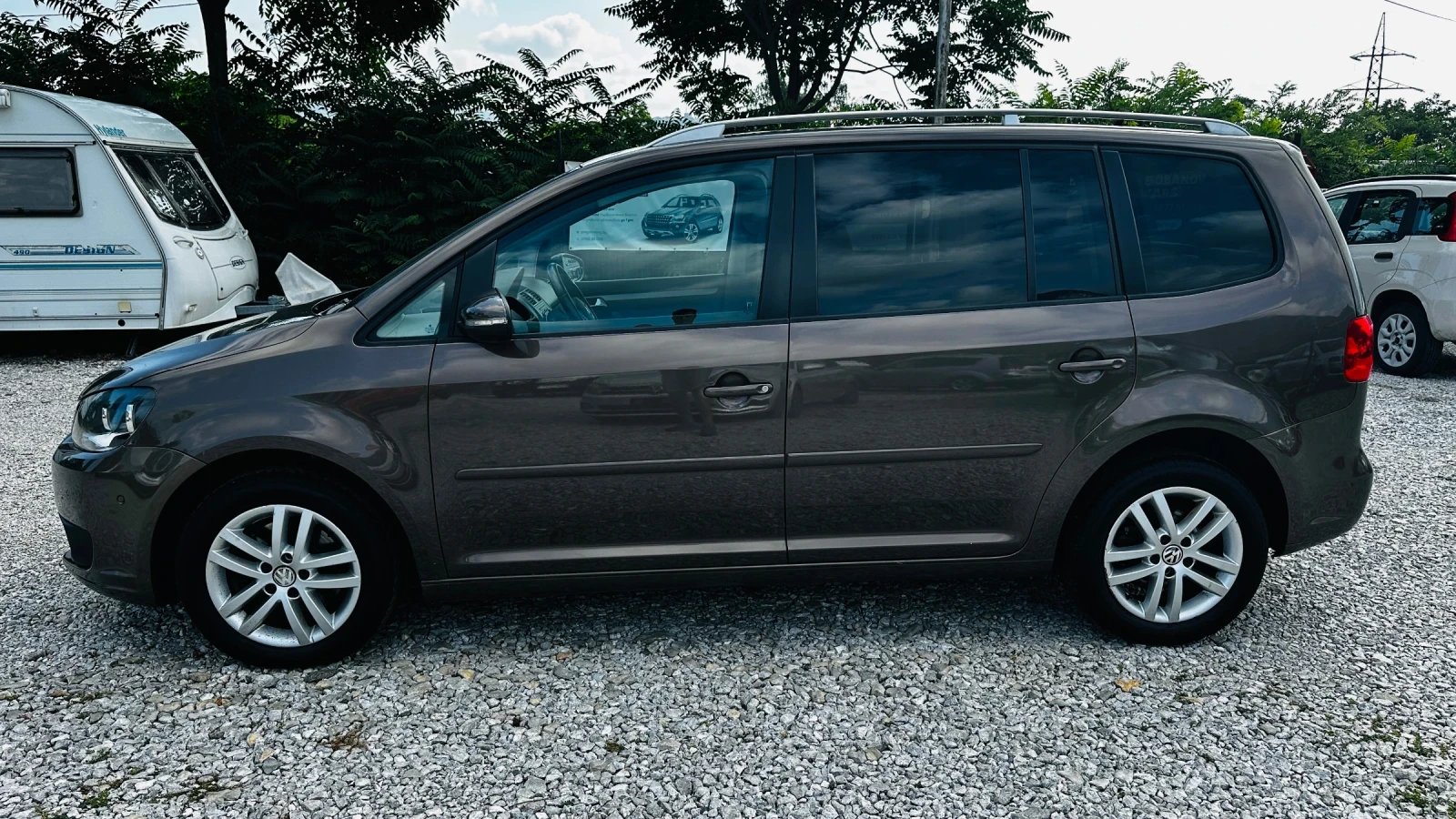 VW Touran 2.0tdi-DSG-Италия 7 места, снимка 6 - Автомобили и джипове - 54799731