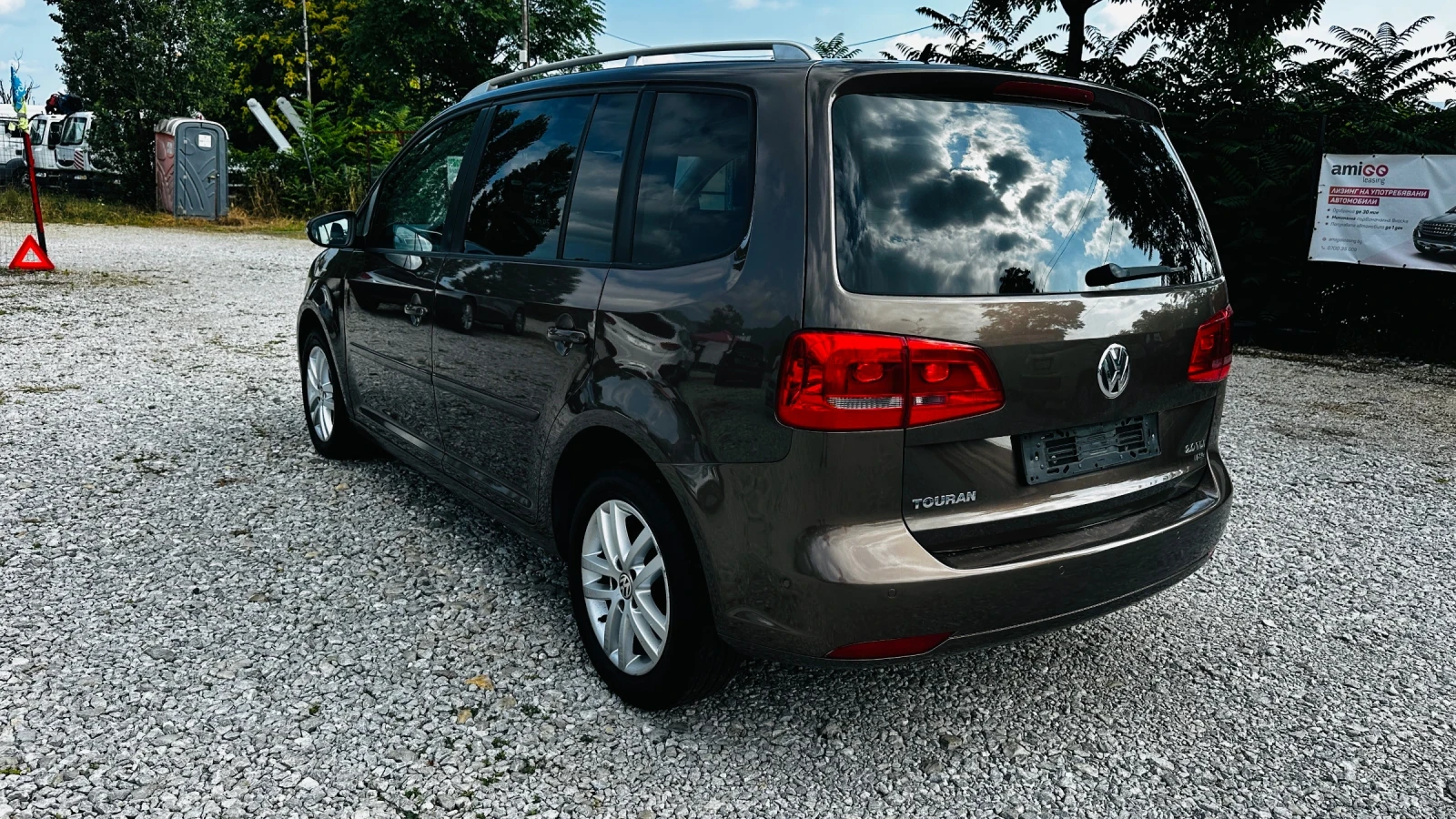 VW Touran 2.0tdi-DSG-Италия 7 места, снимка 5 - Автомобили и джипове - 54799731