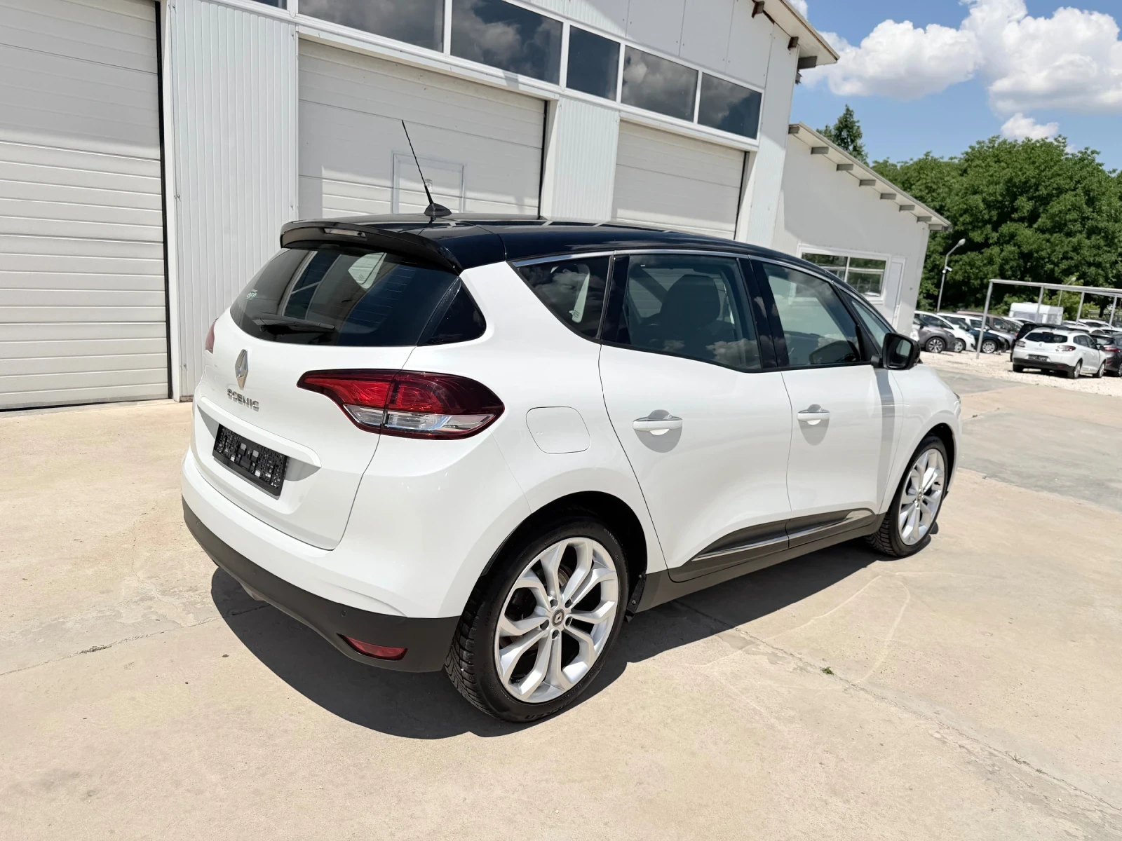 Renault Scenic 1.7dci 120k.c* Navi* LIMITED* Kamera* FULL* , снимка 15 - Автомобили и джипове - 54839992