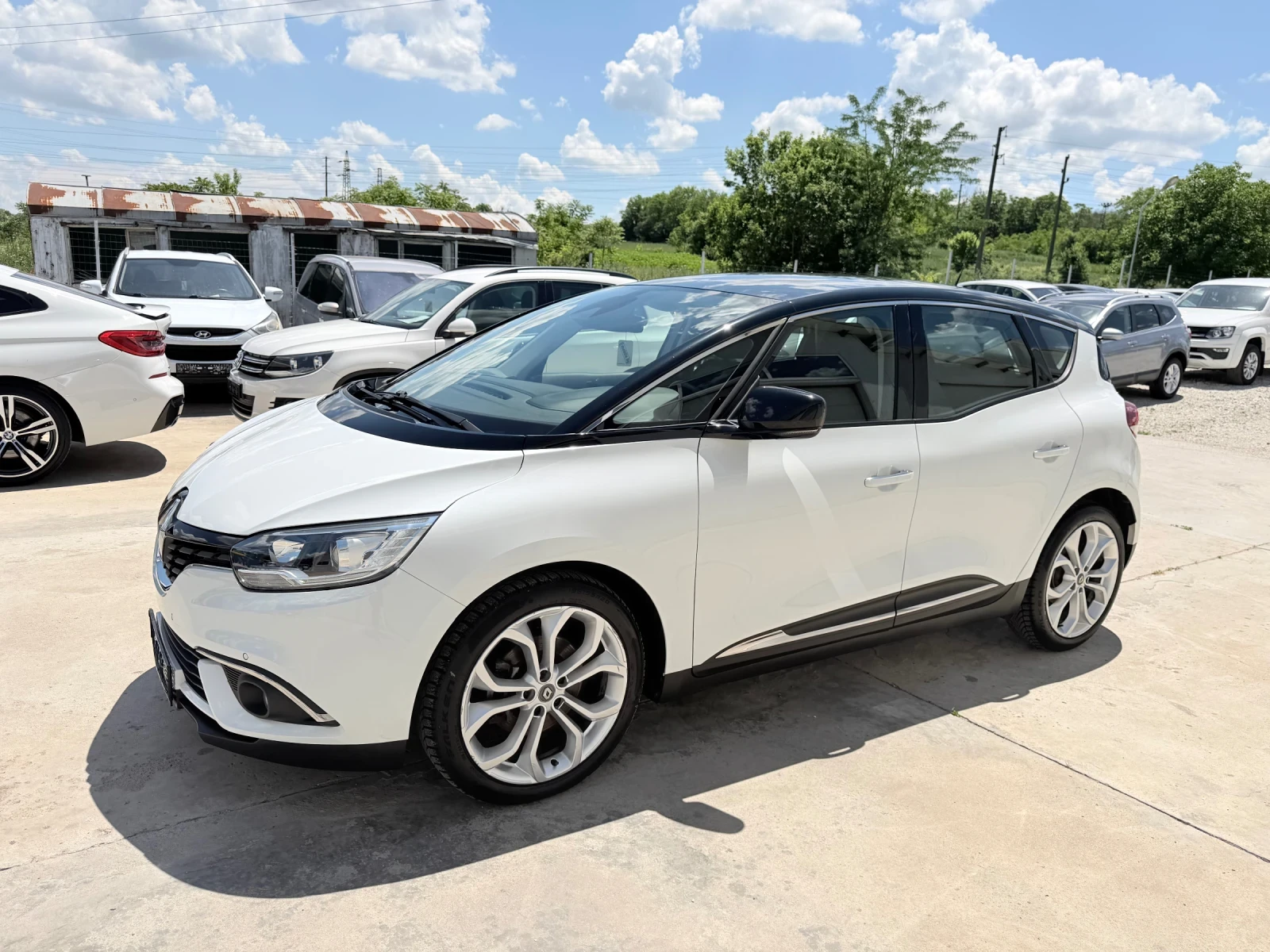 Renault Scenic 1.7dci 120k.c* Navi* LIMITED* Kamera* FULL* , снимка 3 - Автомобили и джипове - 54839992