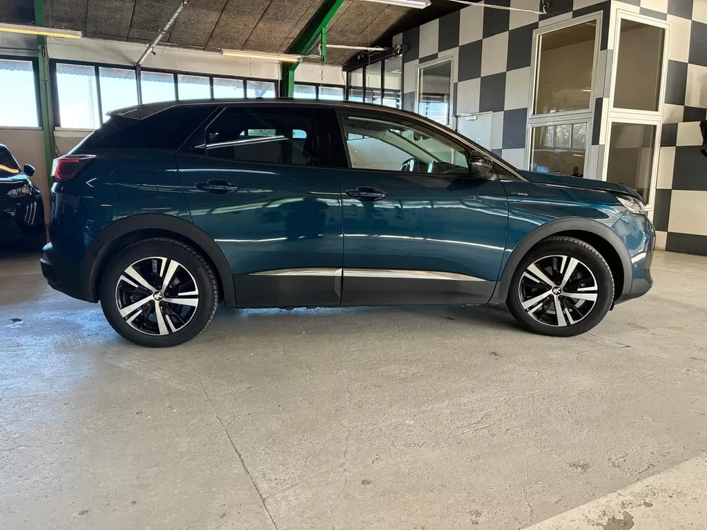 Peugeot 3008 Allure Pack 225ps Plug in Hybrid DK, снимка 3 - Автомобили и джипове - 54898432