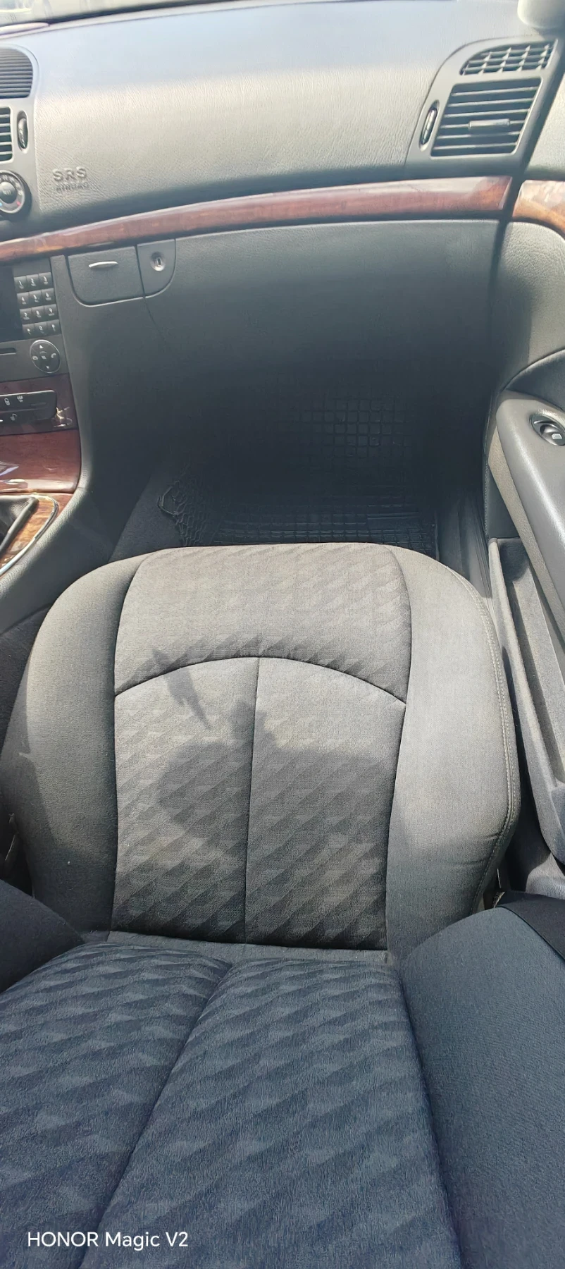 Mercedes-Benz E 200, снимка 8 - Автомобили и джипове - 54904879