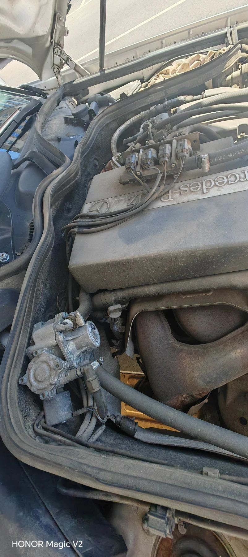 Mercedes-Benz E 200, снимка 16 - Автомобили и джипове - 54904879