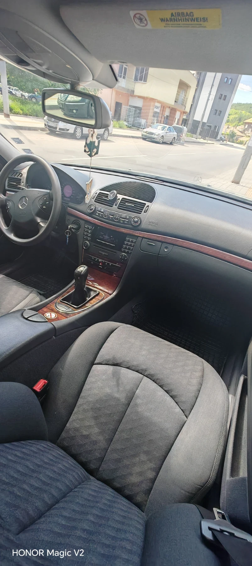 Mercedes-Benz E 200, снимка 7 - Автомобили и джипове - 54904879