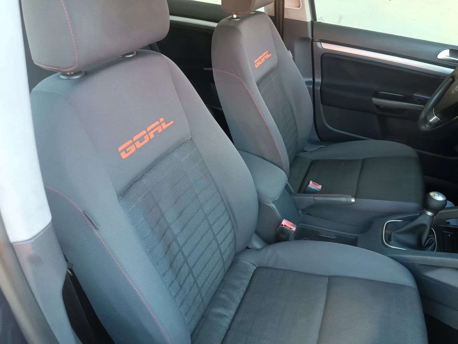 VW Golf 1.9 TDI 105Hp 6ck, снимка 10 - Автомобили и джипове - 55480205