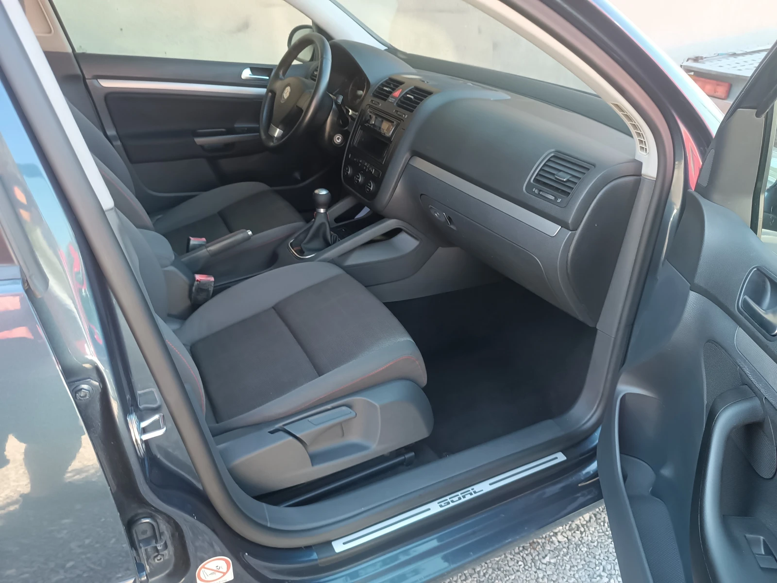 VW Golf 1.9 TDI 105Hp 6ck, снимка 15 - Автомобили и джипове - 55480205