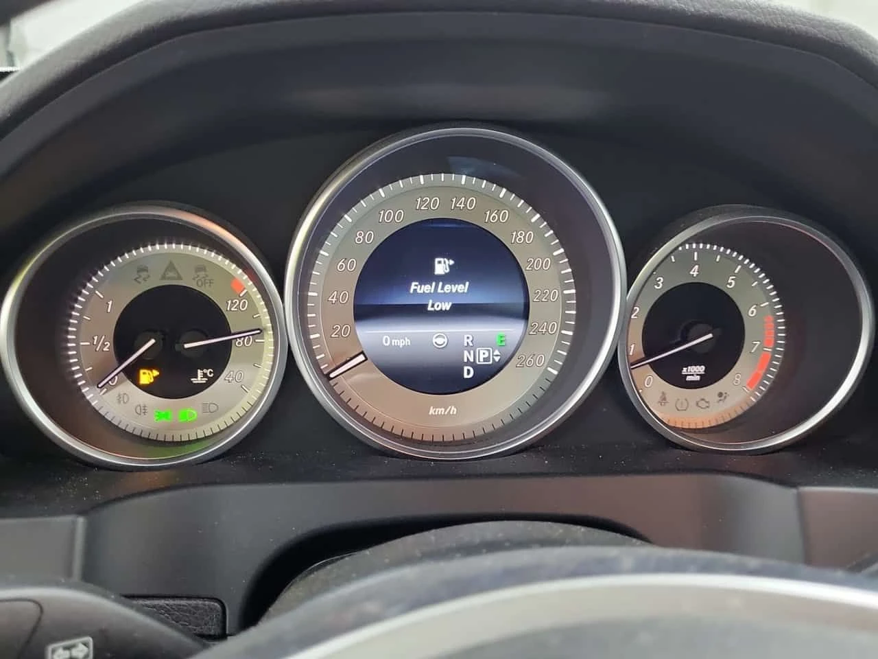 Mercedes-Benz E 400 * 2dr Cabriolet RWD * CARFAX * БЕЗ ПЪРВОНАЧАЛНА ВН, снимка 8 - Автомобили и джипове - 55650270