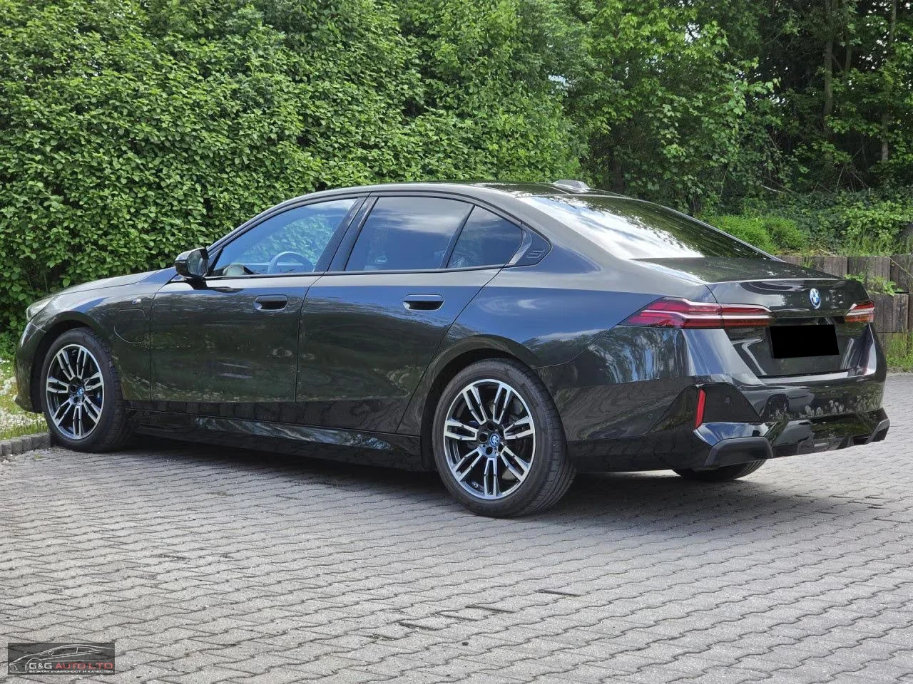BMW 550 e/510HP/PANO/360/MEMO/750z, снимка 3 - Автомобили и джипове - 55661961