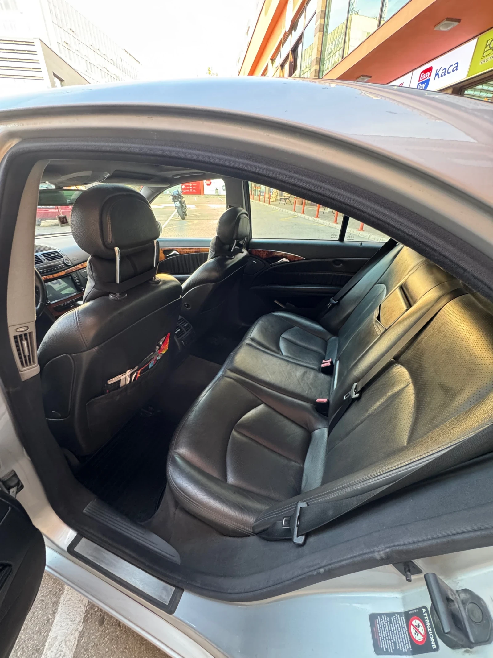 Mercedes-Benz E 270 2.7CDI, снимка 5 - Автомобили и джипове - 56590424