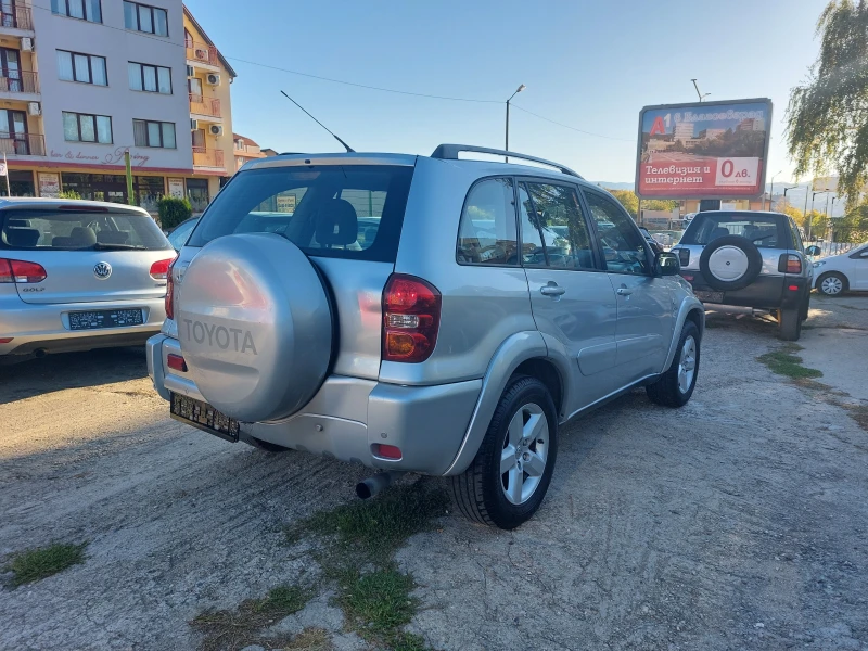 Toyota Rav4 2.0D4D , снимка 4 - Автомобили и джипове - 47437671