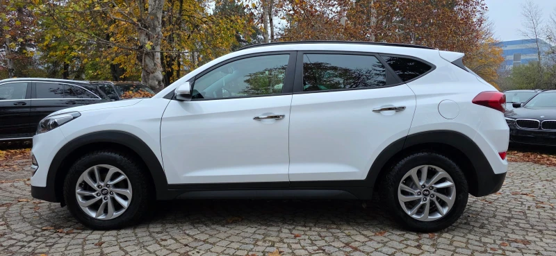 Hyundai Tucson 2.0CRDI* 4WD* AVTOMAT* PREMIUM* KEYLESS* ШВЕЙЦАРИЯ, снимка 8 - Автомобили и джипове - 52484816