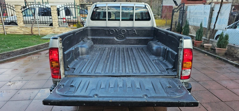 Toyota Hilux 2.5 D4D  Реални !!! 199900km !!! , снимка 9 - Автомобили и джипове - 52682575