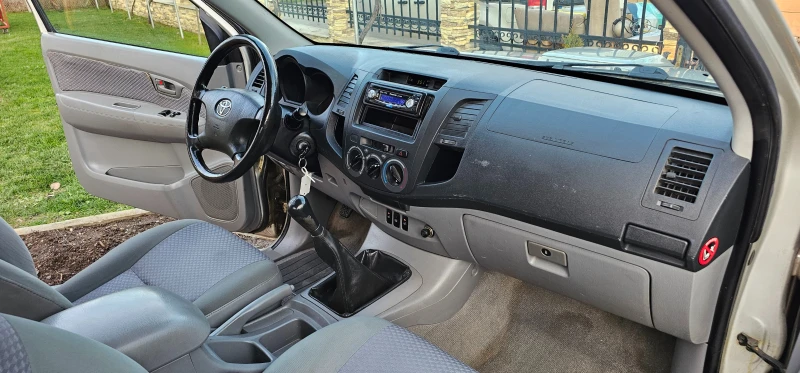 Toyota Hilux 2.5 D4D  Реални !!! 199900km !!! , снимка 14 - Автомобили и джипове - 52682575