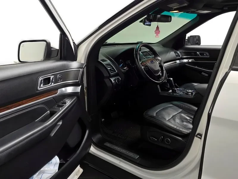 Ford Explorer 2.3 AWD, снимка 10 - Автомобили и джипове - 54351906