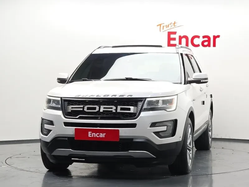 Ford Explorer 2.3 AWD, снимка 3 - Автомобили и джипове - 54351906