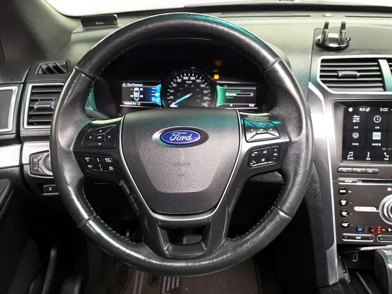 Ford Explorer 2.3 AWD, снимка 13 - Автомобили и джипове - 54351906