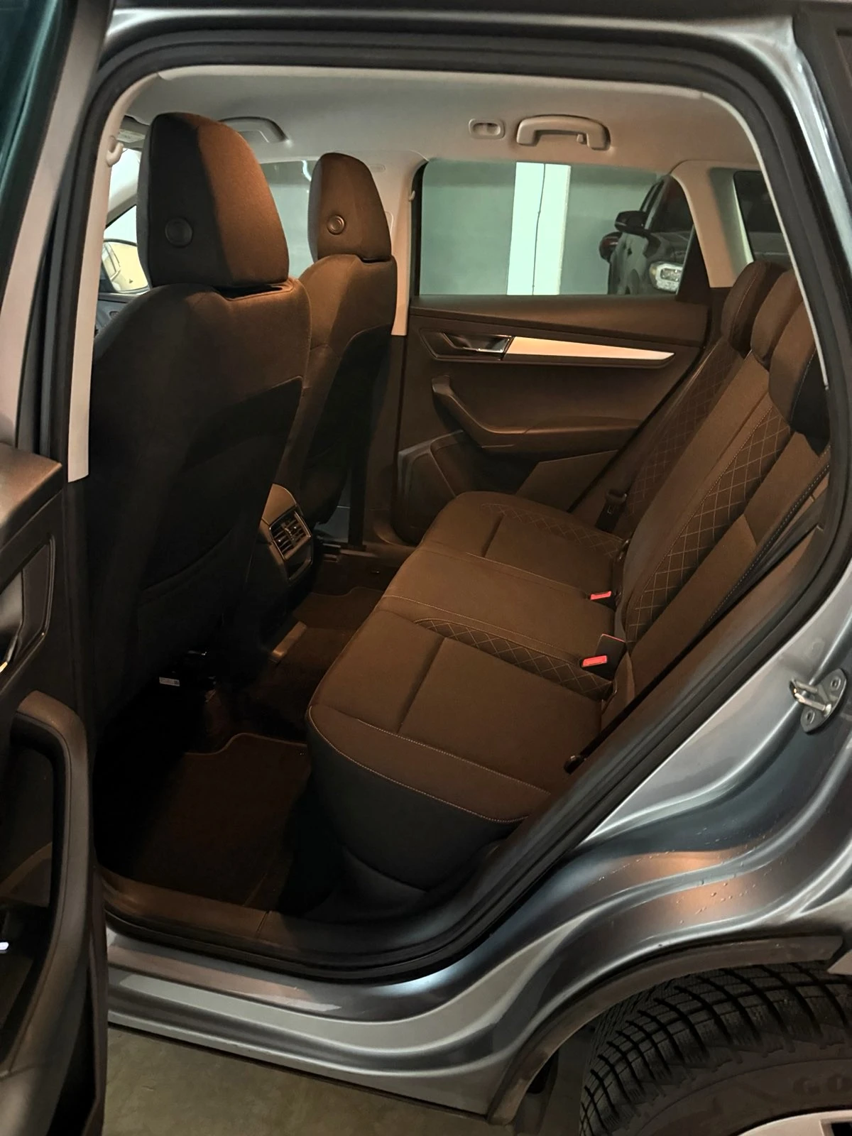 Skoda Karoq  4x4 150 к.с , Автомат 7ск.Нови Зимни Гуми  - изображение 5