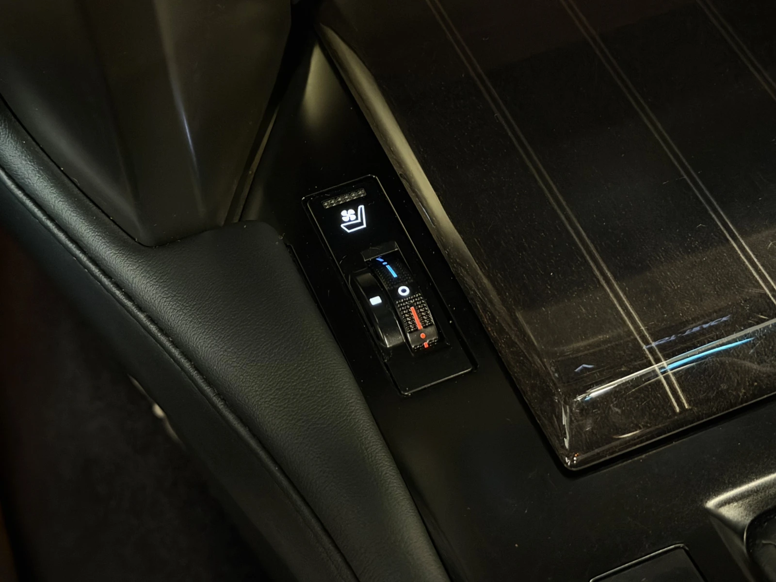 Toyota Land cruiser Lexus GX 460 LUXURY 7-МЕСТЕН 360 SCHIEBEDACH FULL, снимка 13 - Автомобили и джипове - 53985872