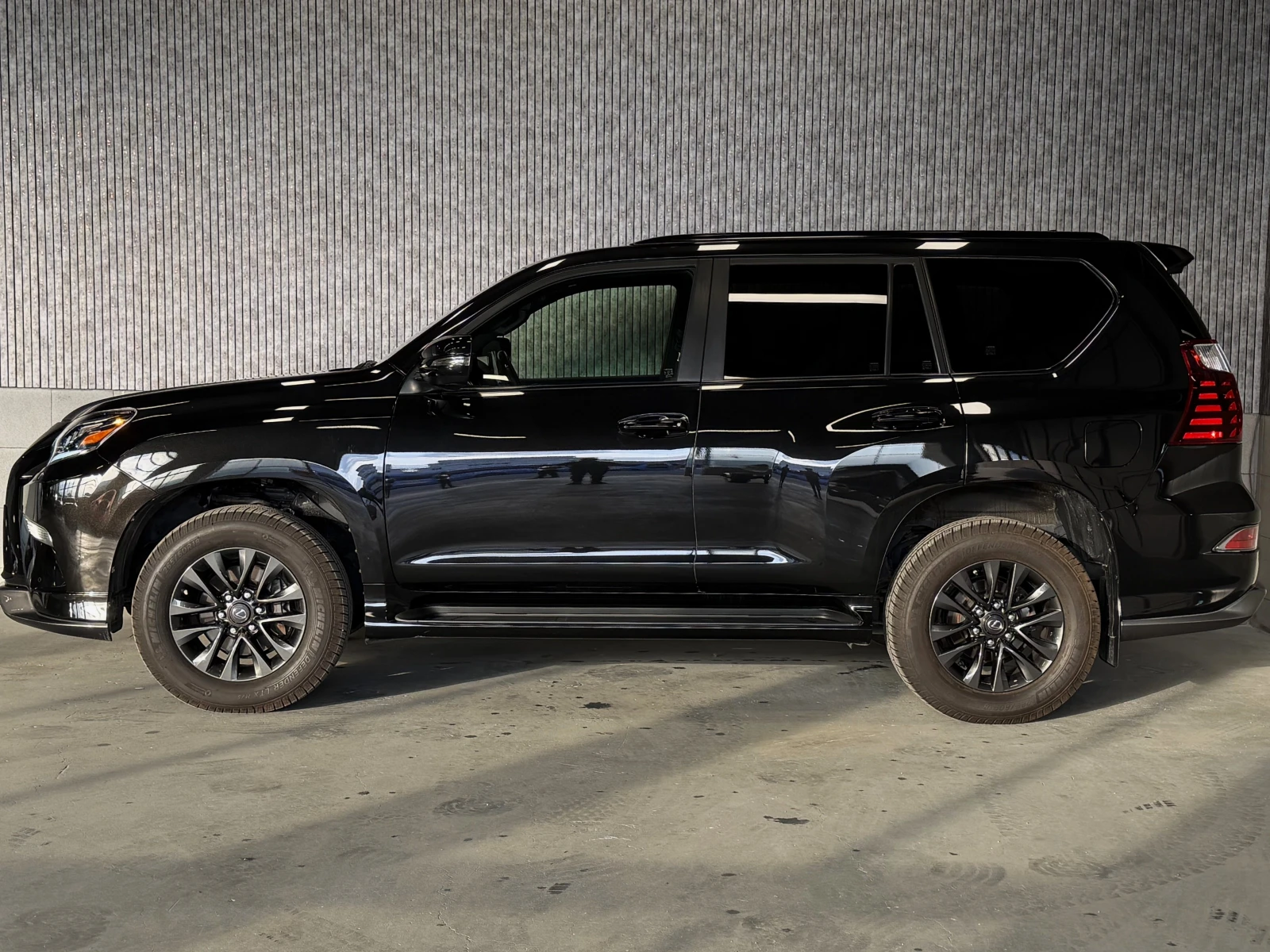 Toyota Land cruiser Lexus GX 460 LUXURY 7-МЕСТЕН 360 SCHIEBEDACH FULL, снимка 2 - Автомобили и джипове - 53985872