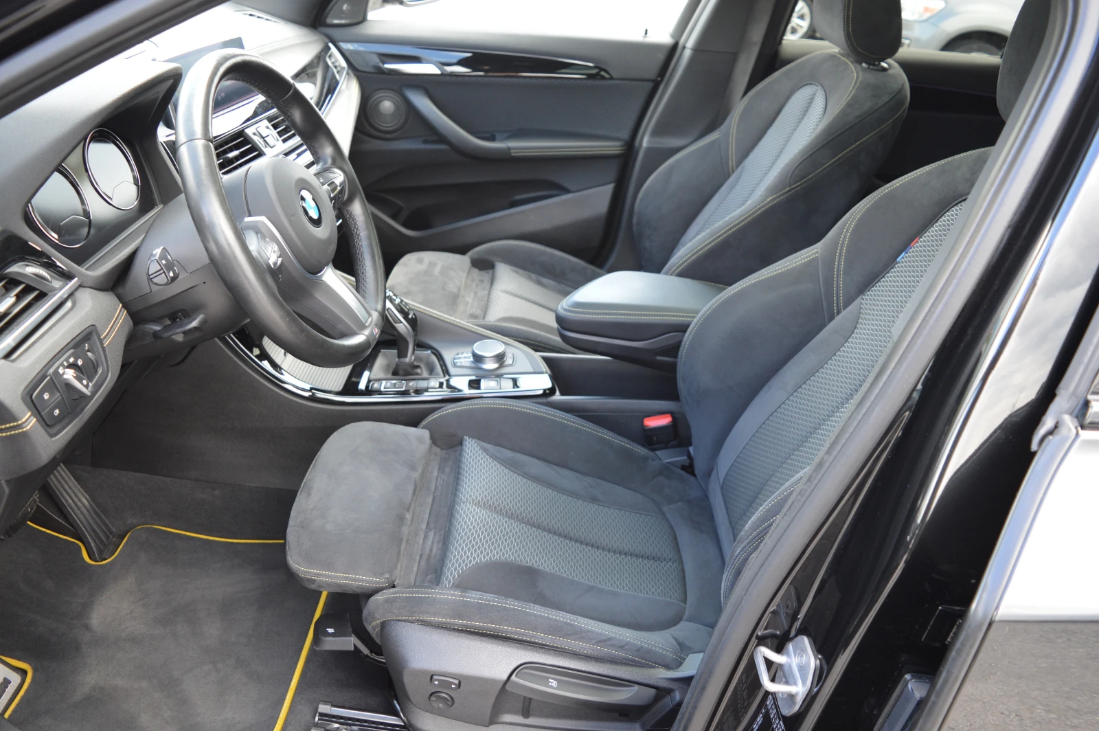 BMW X2 2.0xd-M Paket-MAX FULL EKSTRI-LED-Head Up-Harman/K, снимка 9 - Автомобили и джипове - 54406002
