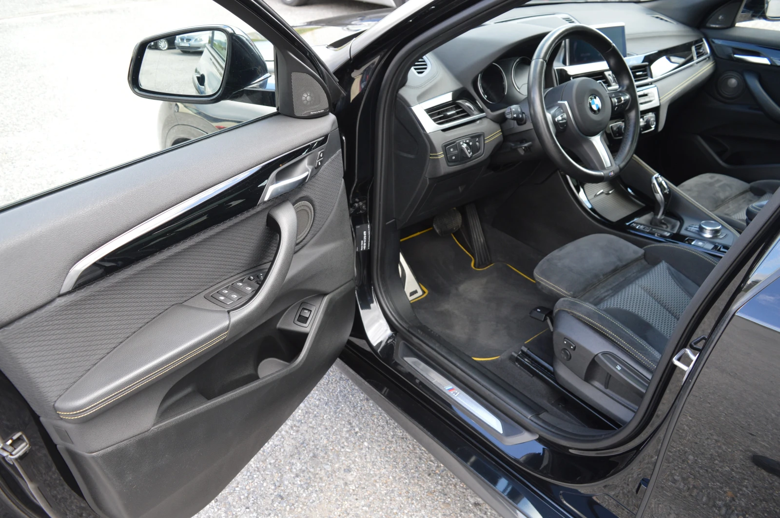 BMW X2 2.0xd-M Paket-MAX FULL EKSTRI-LED-Head Up-Harman/K, снимка 8 - Автомобили и джипове - 54406002