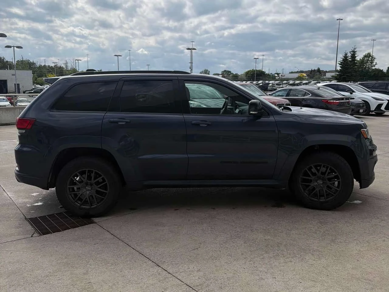 Jeep Grand cherokee * Limited X * CARFAX * БЕЗ ПЪРВОНАЧАЛНА ВНОСКА, снимка 3 - Автомобили и джипове - 54864508