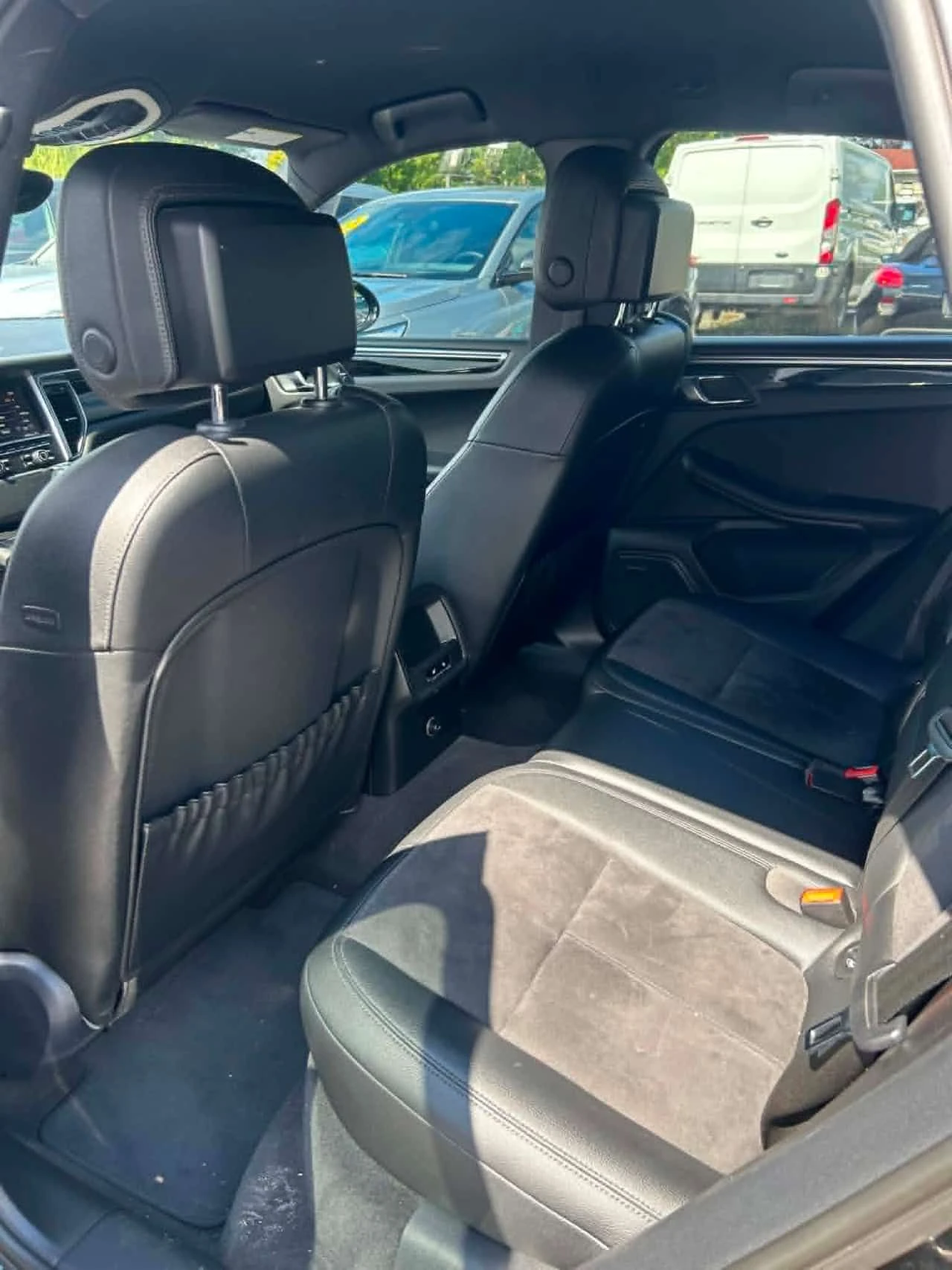 Porsche Macan * S * CARFAX * ОПЦИЯ ЗА ФИНАНСИРАНЕ * , снимка 13 - Автомобили и джипове - 55723069