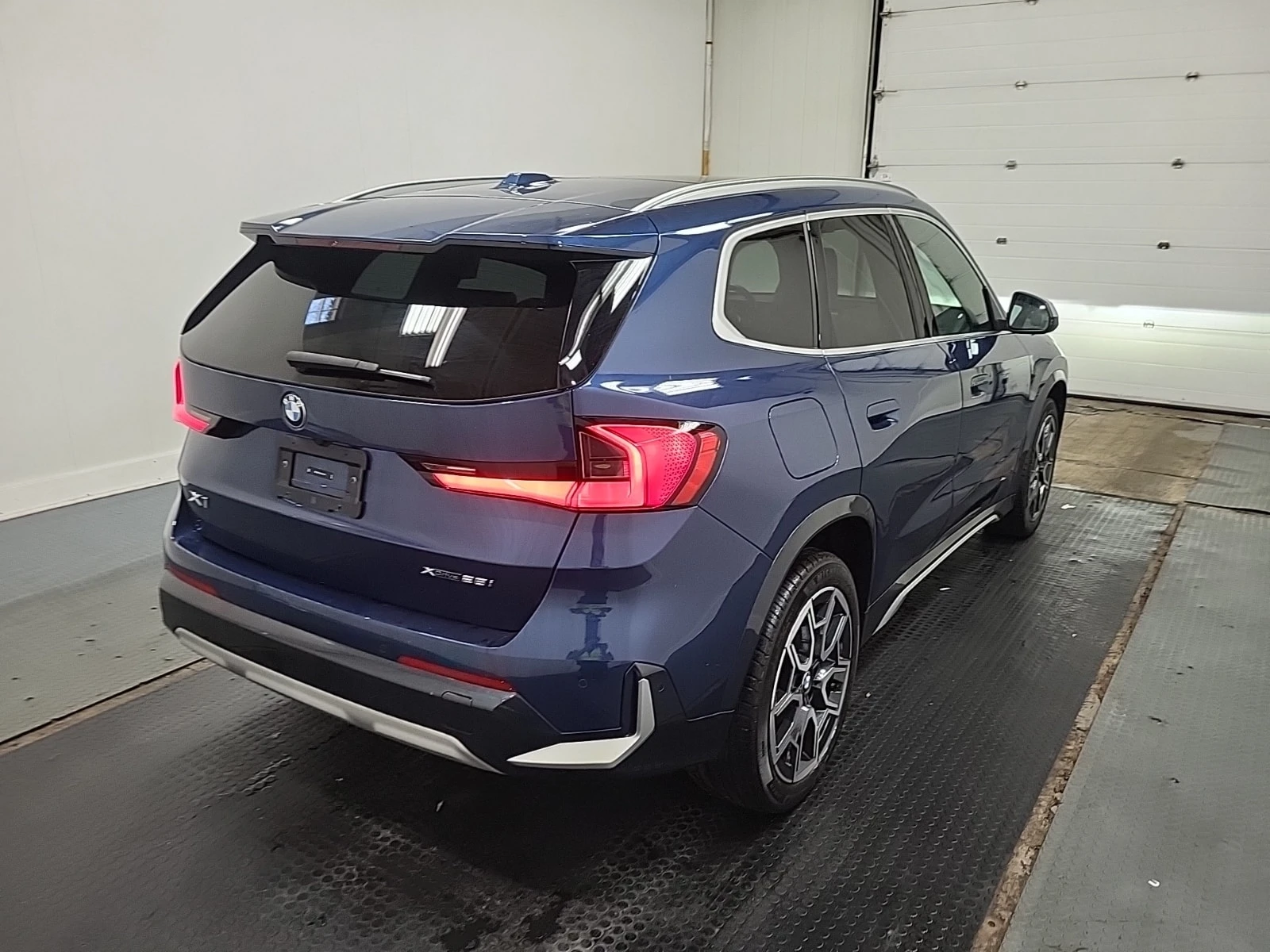 BMW X1 * XDRIVE28I * CARFAX * БЕЗ ПЪРВОНАЧАЛНА ВНОСКА, снимка 3 - Автомобили и джипове - 56096136