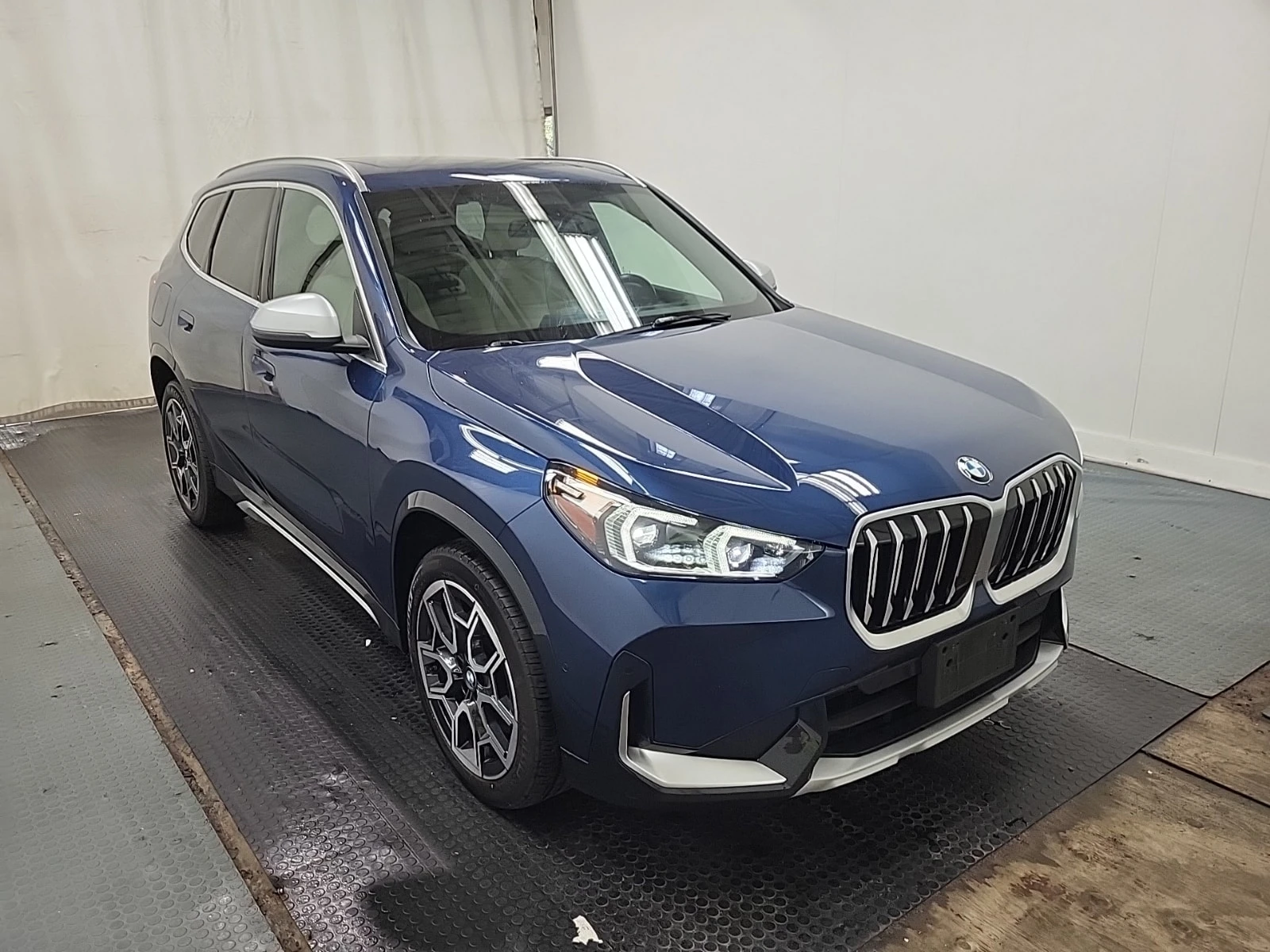 BMW X1 * XDRIVE28I * CARFAX * БЕЗ ПЪРВОНАЧАЛНА ВНОСКА, снимка 2 - Автомобили и джипове - 56096136