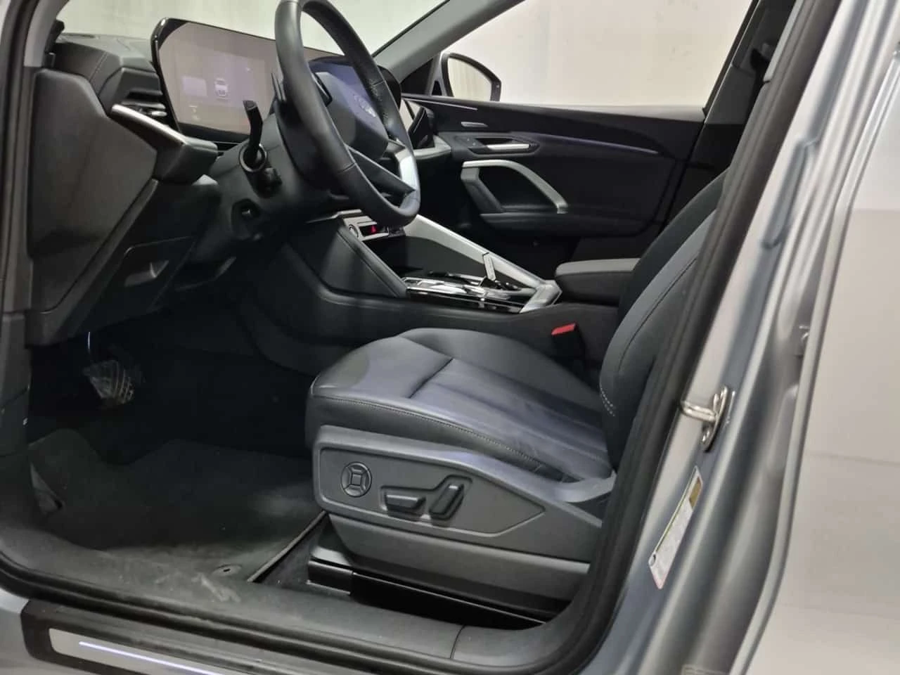 Audi Q5 2.0 TFSI| 360| HUD| 2 КЛЮЧА| , снимка 5 - Автомобили и джипове - 56307510