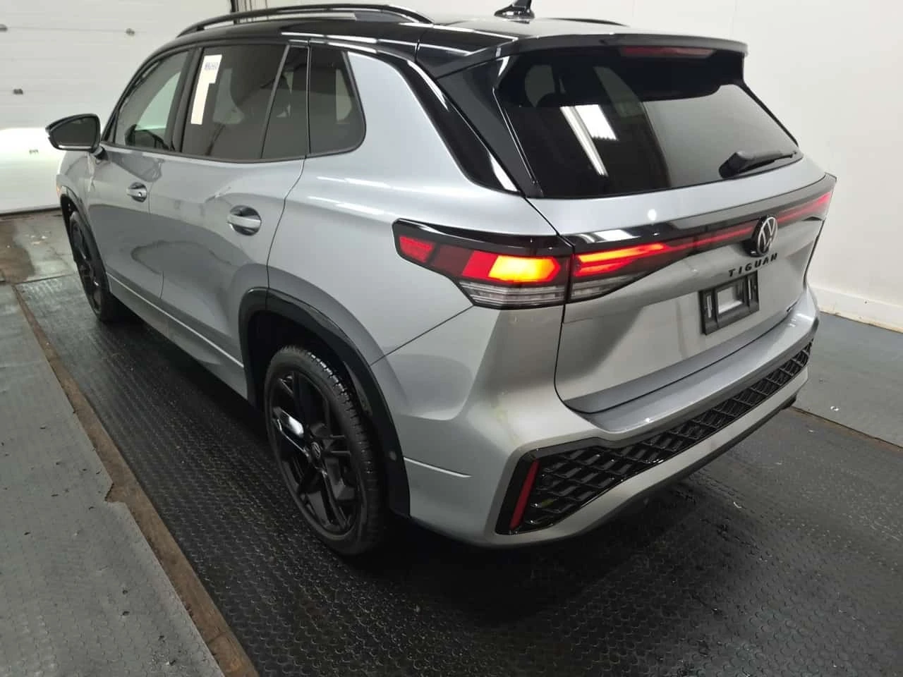VW Tiguan * 4motion Comfortline R line Black Edition * CARFA | Mobile.bg � ����������� 5