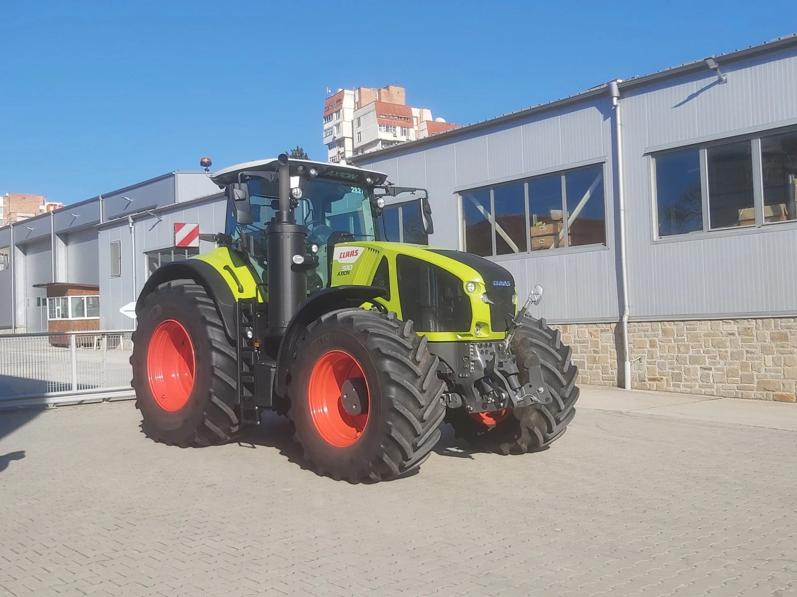 Трактор Claas Трактор CLAAS модел Axion 930 CMATIC 2023 г. 400 м, снимка 1