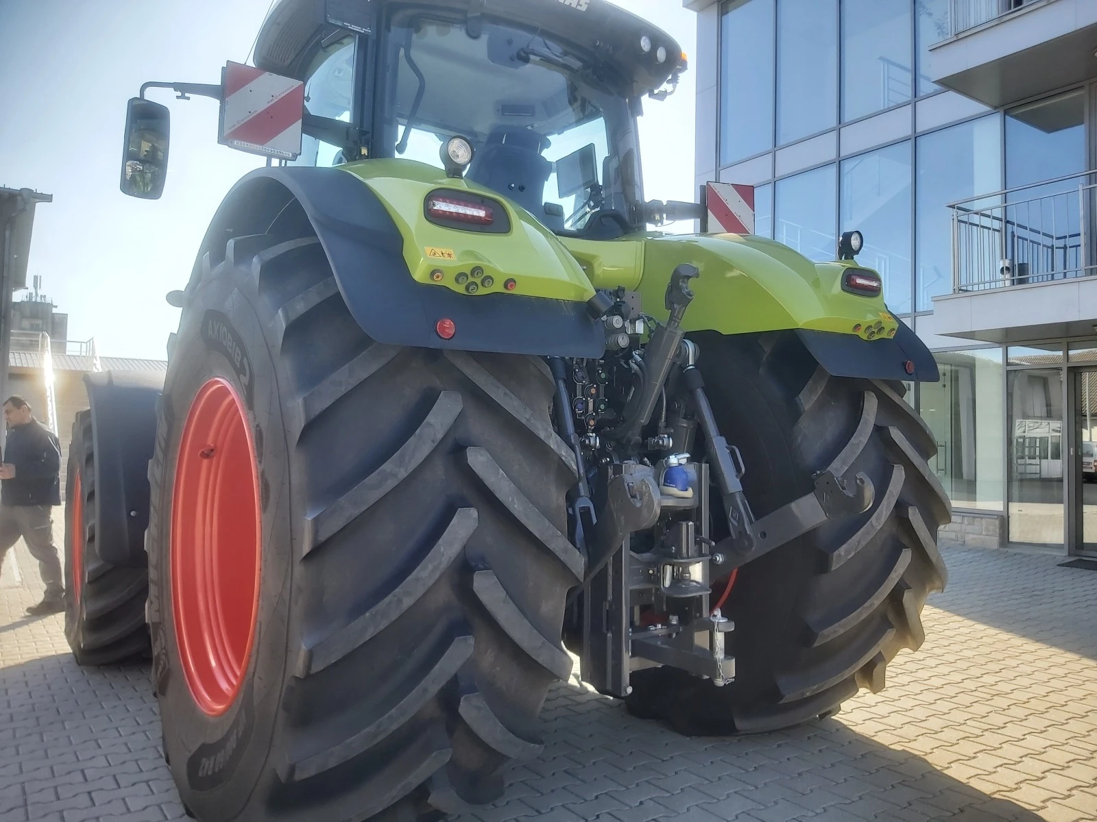 Трактор Claas Трактор CLAAS модел Axion 930 CMATIC 2023 г. 400 м - изображение 6