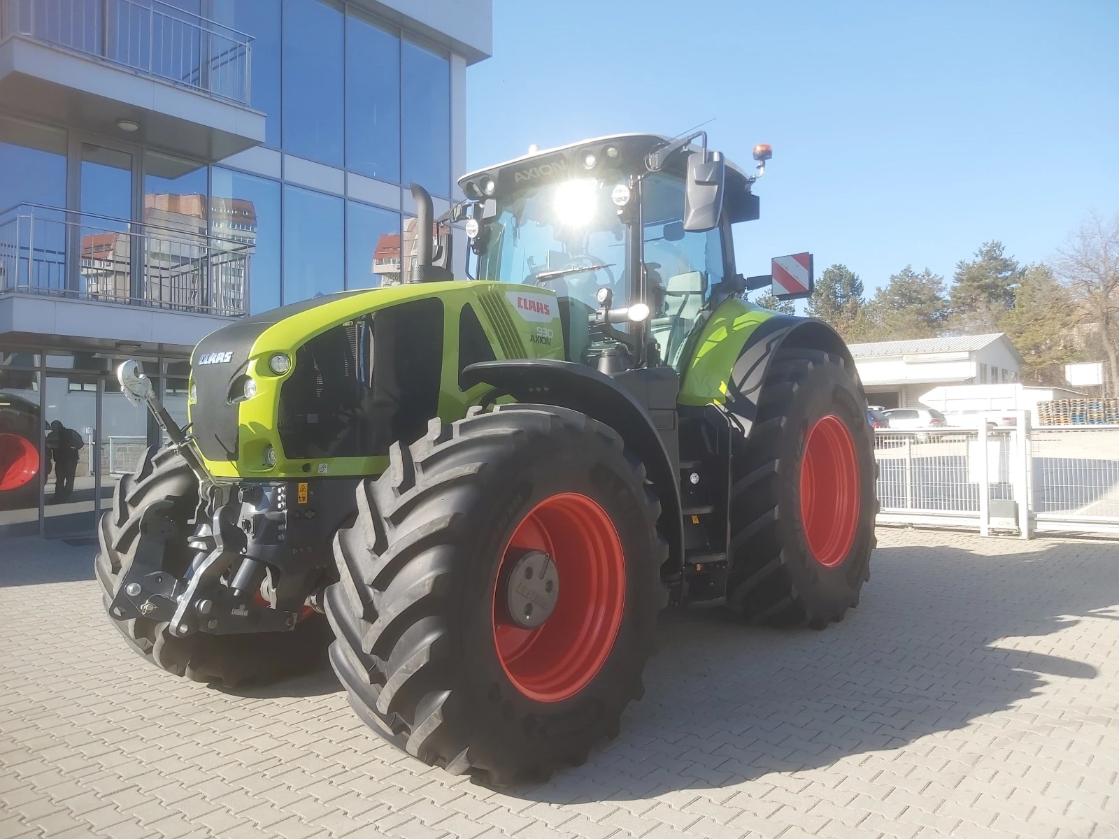 Трактор Claas Трактор CLAAS модел Axion 930 CMATIC 2023 г. 400 м - изображение 9