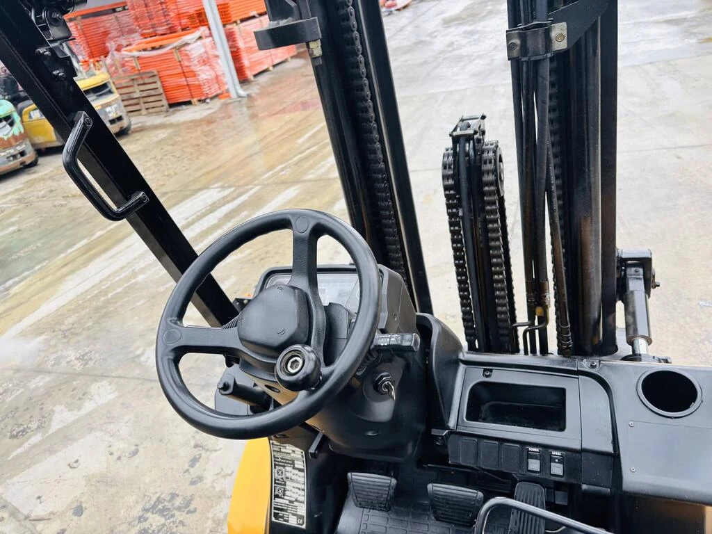  Cat  ,  | Mobile.bg   8