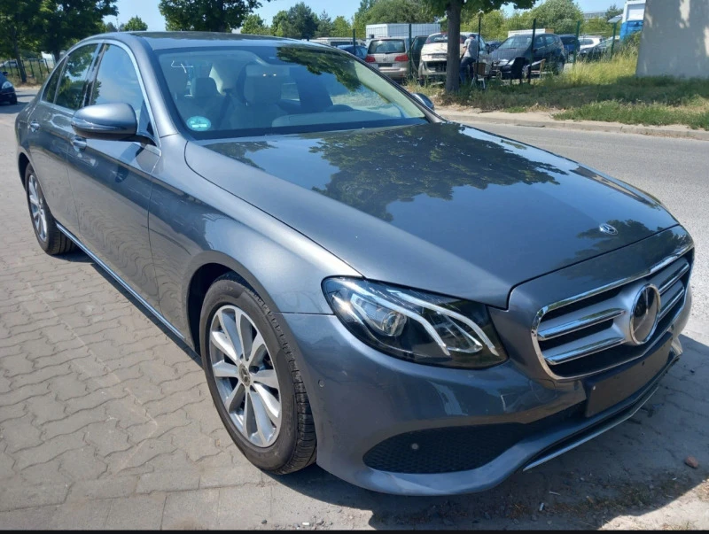 Mercedes-Benz E 220 2бр НА ЧАСТИ, снимка 6 - Автомобили и джипове - 41212298