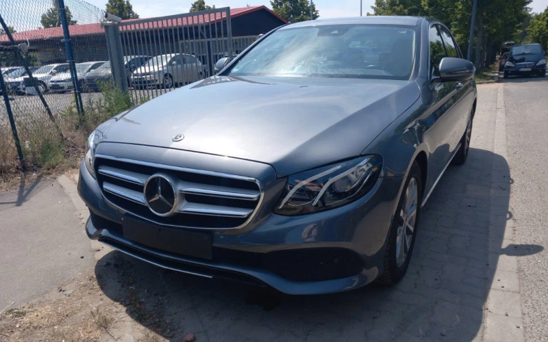 Mercedes-Benz E 220 2бр НА ЧАСТИ, снимка 5 - Автомобили и джипове - 41212298