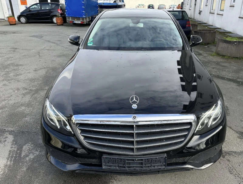 Mercedes-Benz E 220 2бр НА ЧАСТИ, снимка 4 - Автомобили и джипове - 41212298