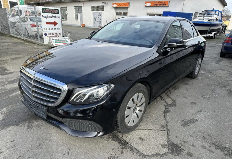 Mercedes-Benz E 220 2бр НА ЧАСТИ, снимка 3 - Автомобили и джипове - 41212298