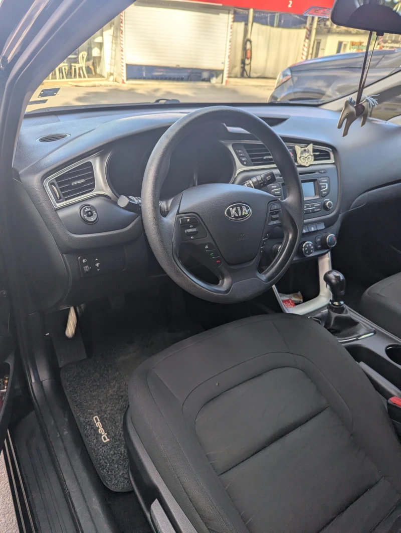 Kia Ceed, снимка 5 - Автомобили и джипове - 47553031