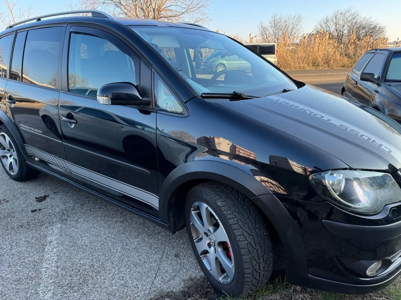 VW Touran Cross, снимка 10 - Автомобили и джипове - 48713466