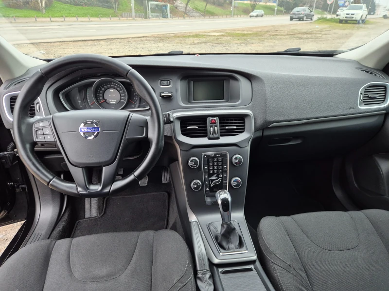 Volvo V40 2.0d D2, снимка 14 - Автомобили и джипове - 52856172