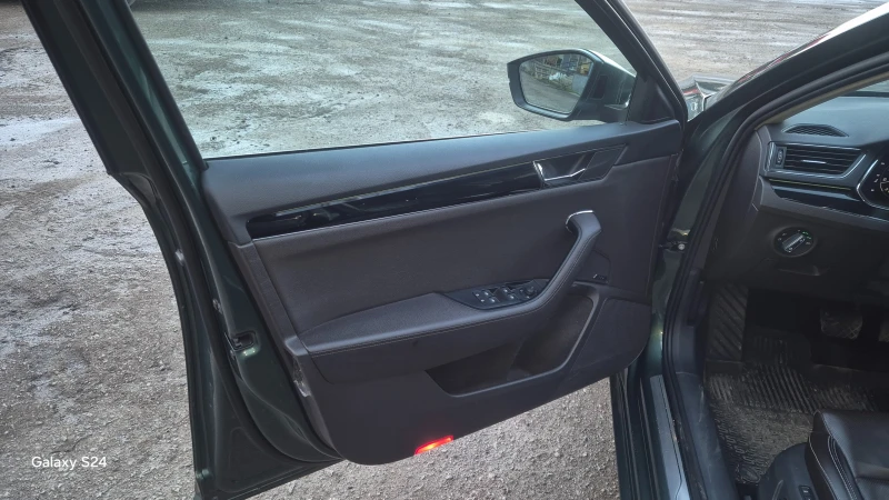 Skoda Superb L&K, снимка 7 - Автомобили и джипове - 52890223