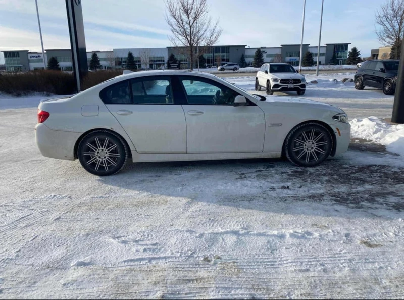 BMW 535 * 535i xDrive * CARFAX * БЕЗ ПЪРВОНАЧАЛНА ВНОСКА, снимка 3 - Автомобили и джипове - 52958718