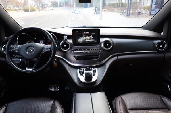 Mercedes-Benz V 300 V250D / 5 + 1 / FULL ЕКСТРИ / , снимка 7 - Автомобили и джипове - 54009587